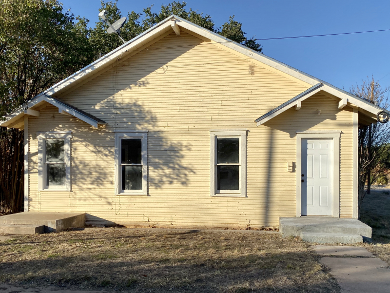 300 W. 7th