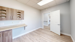 814 W. Broadway (21)