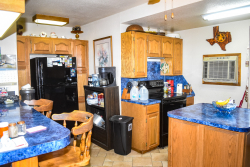 206 W. LiveOak (5)