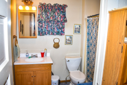 206 W. LiveOak (8)