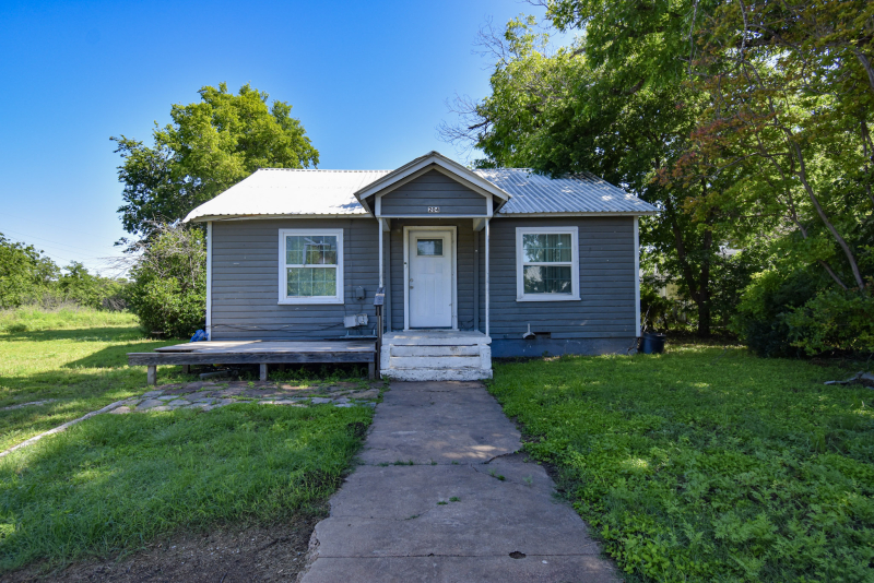 204 W. Victoria